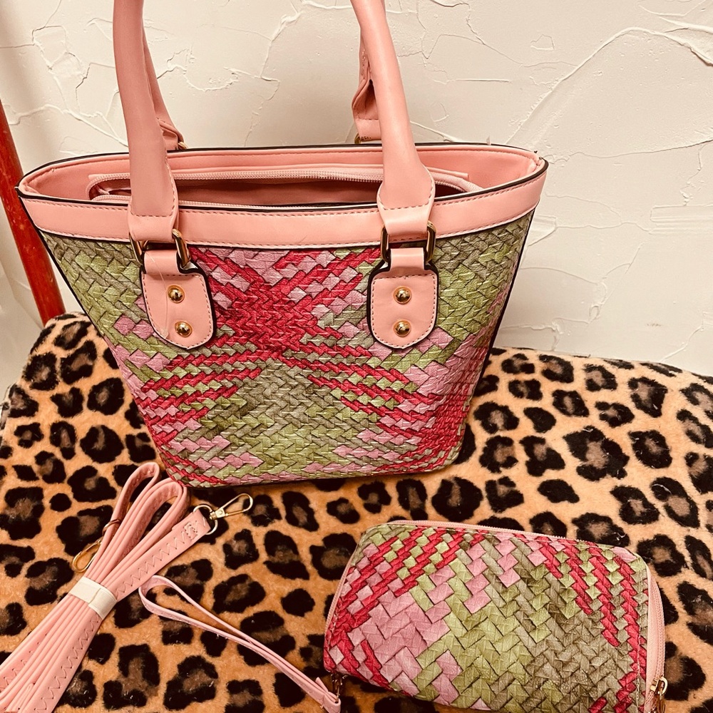 Cute tote with wristlet wallet and shoulder strap , brand new never used